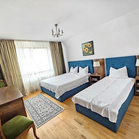 Vila De La Lugas Oradea Εξωτερικό φωτογραφία