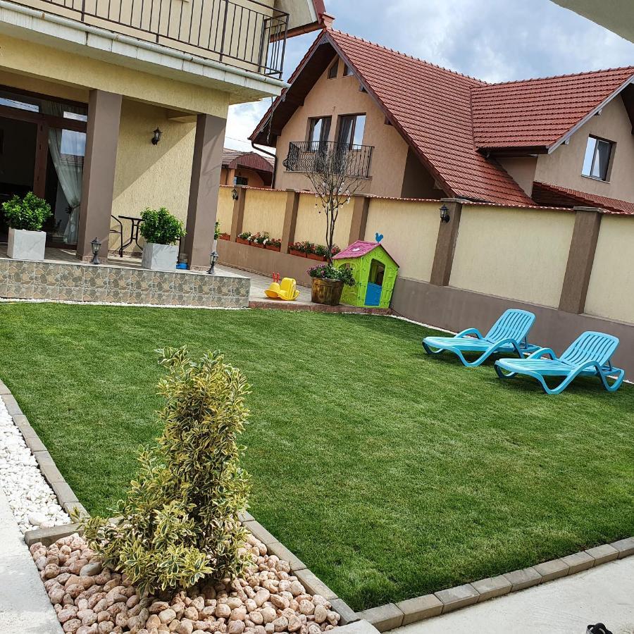 Vila De La Lugas Oradea Εξωτερικό φωτογραφία
