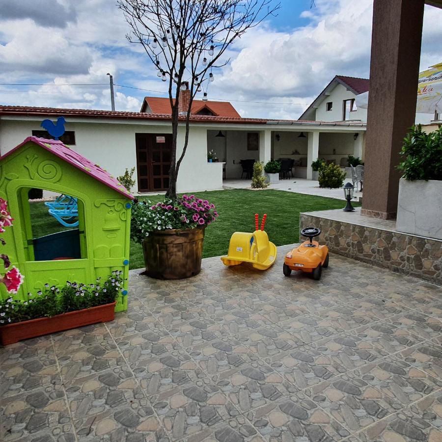 Vila De La Lugas Oradea Εξωτερικό φωτογραφία
