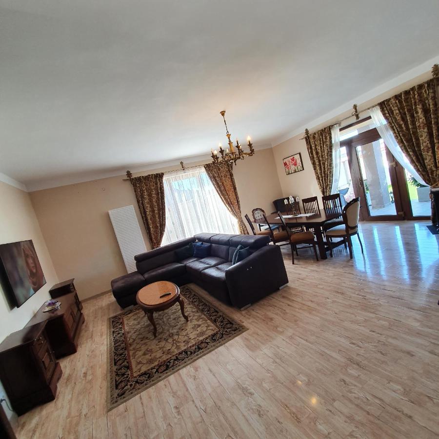 Vila De La Lugas Oradea Εξωτερικό φωτογραφία