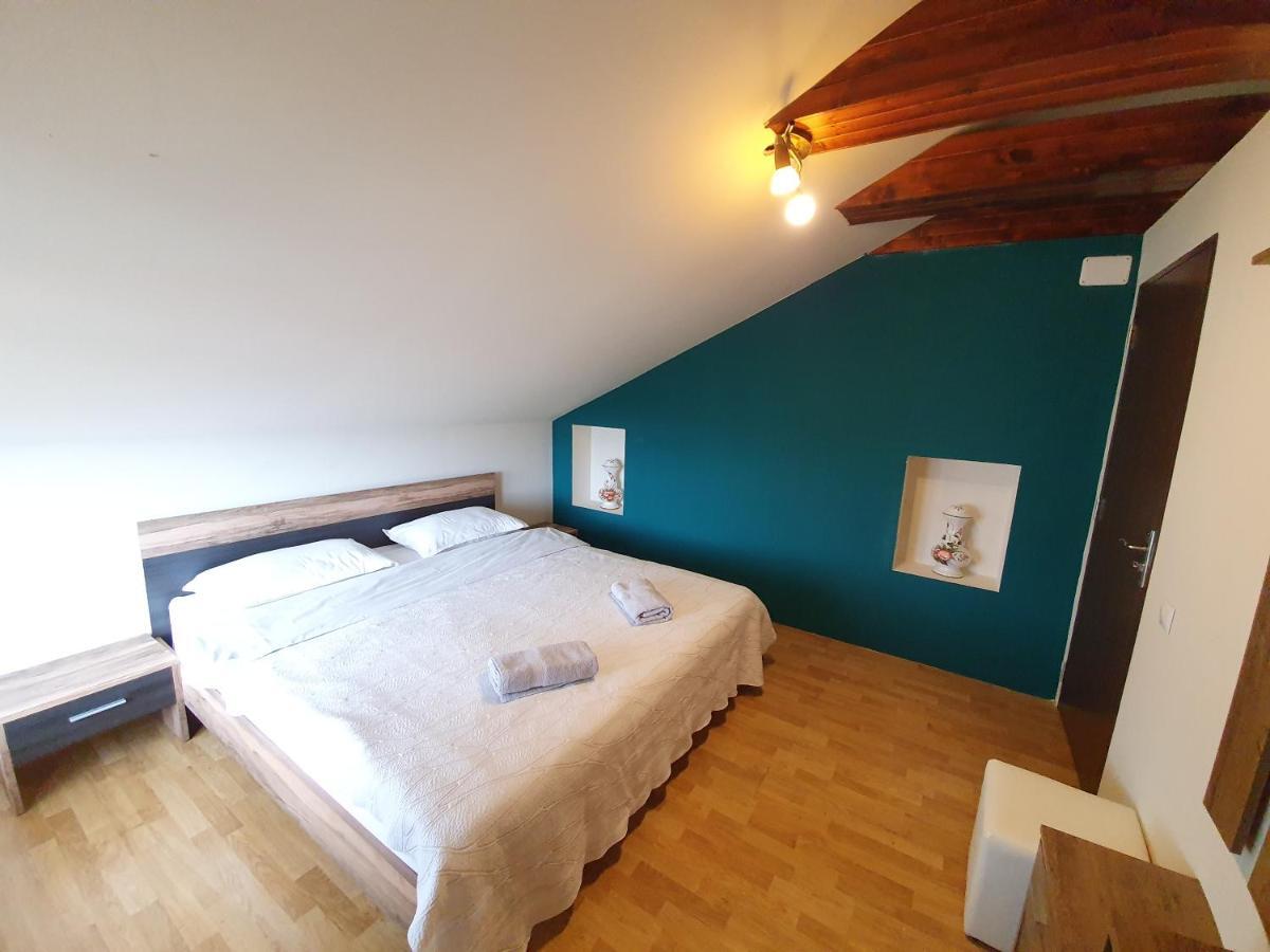 Vila De La Lugas Oradea Εξωτερικό φωτογραφία